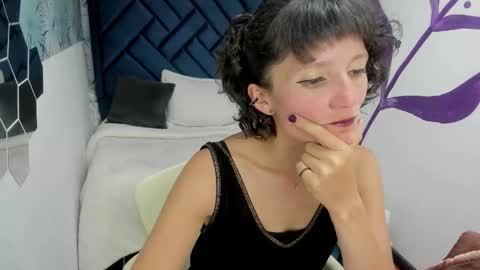 VALERY MORE online show from September 2025 02:00:01 PM