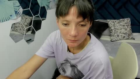 Snapshot of valery_more__ chatting on October 2025 12:17:02 PM VALERY MORE online show from October 2025 12:17:02 PM