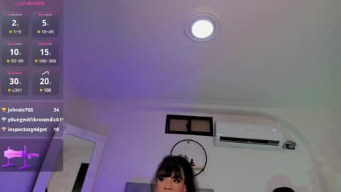 Snapshot of valery_yepes_ chatting on December 2024 08:09:01 AM Valery online show from December 2024 08:09:01 AM