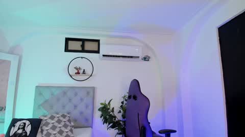 Snapshot of valery_yepes_ chatting on December 2024 08:38:02 AM Valery online show from December 2024 08:38:02 AM