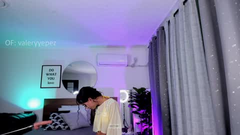 Snapshot of valery_yepes_ chatting on January 2025 11:43:02 AM Valery online show from January 2025 11:43:02 AM