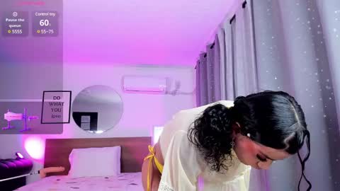 Snapshot of valery_yepes_ chatting on February 2025 01:05:01 PM Valery online show from February 2025 01:05:01 PM