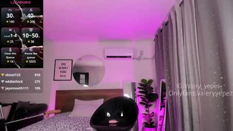 Snapshot of valery_yepes_ chatting on March 2025 03:29:01 PM Valery online show from March 2025 03:29:01 PM