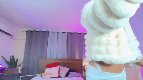 Snapshot of valery_yepes_ chatting on September 2025 01:10:01 PM Valery online show from September 2025 01:10:01 PM