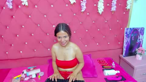Snapshot of valerysweety__ chatting on February 2025 02:47:02 AM ValerySweety online show from February 2025 02:47:02 AM