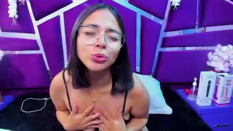 Snapshot of valerysweety__ chatting on June 2026 03:04:01 AM ValerySweety online show from June 2026 03:04:01 AM