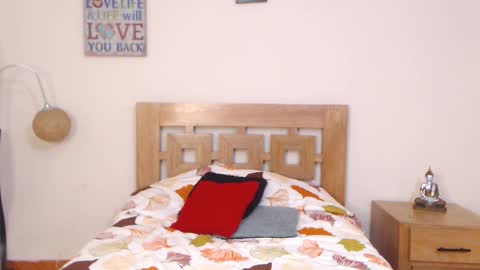 Sofia online show from September 2025 10:04:02 PM