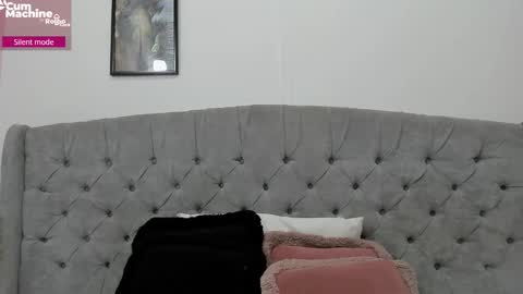 Snapshot of valesskahall chatting on September 2025 12:18:01 PM Valesskahall online show from September 2025 12:18:01 PM