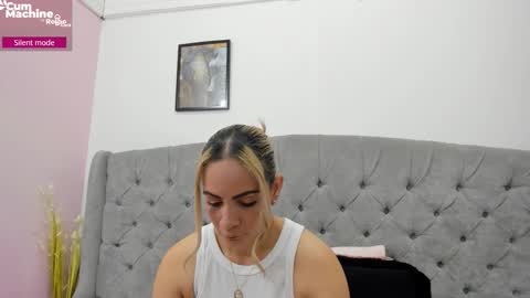 Snapshot of valesskahall chatting on November 2025 12:07:02 PM Valesskahall online show from November 2025 12:07:02 PM