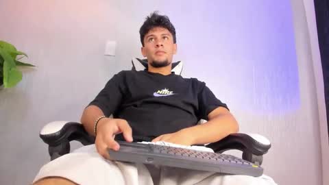 Valentino online show from March 2026 07:17:01 PM