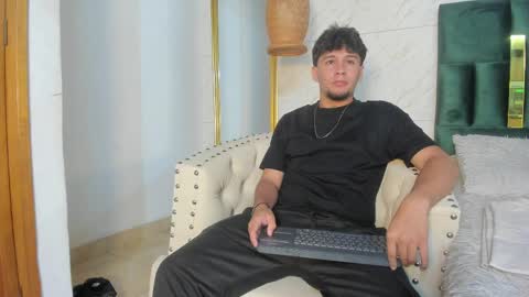 Valentino online show from April 2026 11:25:01 AM