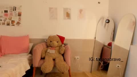 VALIENTE  online show from October 2025 03:50:02 AM