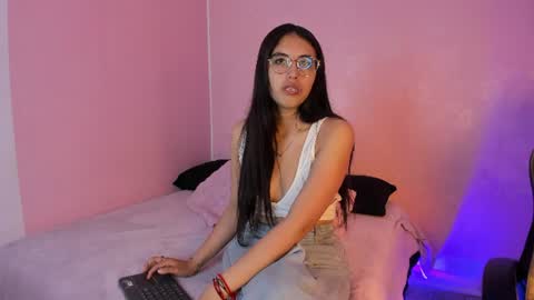 Snapshot of valk_diaz chatting on July 2026 04:19:01 AM Valk online show from July 2026 04:19:01 AM