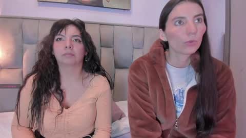Snapshot of valkiria_and_dione chatting on May 2026 01:30:02 PM Valkiria and Dione online show from May 2026 01:30:02 PM