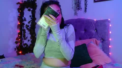 valkiry_ online show from April 2026 08:45:02 PM