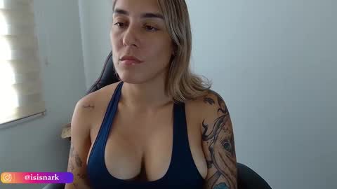Snapshot of valkyriarose chatting on October 2025 03:43:01 PM Isis online show from October 2025 03:43:01 PM