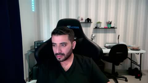 Snapshot of vallartamexi chatting on October 2025 09:48:01 PM Roberto Carlos online show from October 2025 09:48:01 PM