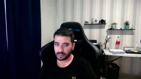 Snapshot of vallartamexi chatting on October 2025 10:04:01 PM Roberto Carlos online show from October 2025 10:04:01 PM