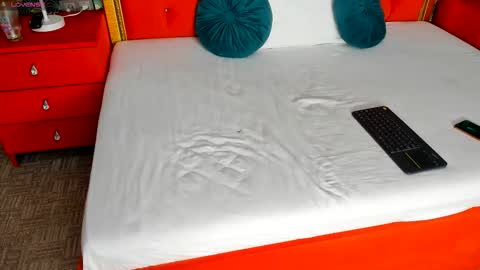 Snapshot of valleriejonnes chatting on October 2025 05:39:02 AM Valerie Val V online show from October 2025 05:39:02 AM