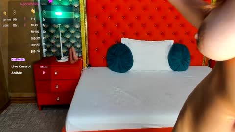 Snapshot of valleriejonnes chatting on October 2025 07:18:01 AM Valerie Val V online show from October 2025 07:18:01 AM