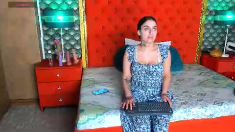 Snapshot of valleriejonnes chatting on June 2026 07:11:01 PM Valerie Val V online show from June 2026 07:11:01 PM