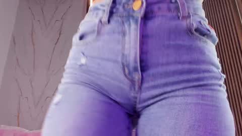 Vallolet Peach  online show from October 2025 11:24:01 AM