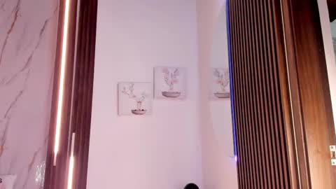 Vallolet Peach  online show from February 2026 12:10:01 PM