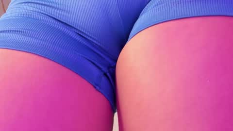 Vallolet Peach  online show from March 2026 12:05:01 PM