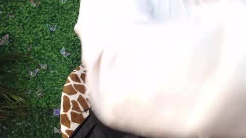 valquiria_sirgun online show from October 2025 09:52:01 AM