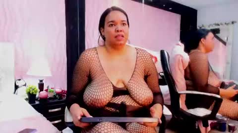 Snapshot of valrery_roussex chatting on March 2025 01:53:02 AM Valery online show from March 2025 01:53:02 AM