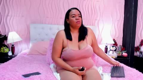 Snapshot of valrery_roussex chatting on March 2025 10:43:01 PM Valery online show from March 2025 10:43:01 PM