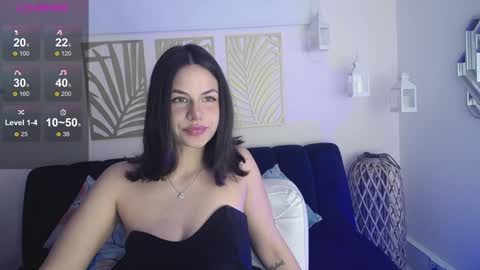 Snapshot of valya_russi chatting on December 2024 01:56:01 PM Isabella online show from December 2024 01:56:01 PM