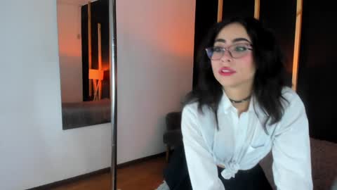Snapshot of vampy_dolll chatting on December 2024 04:06:01 PM vampy_dolll online show from December 2024 04:06:01 PM