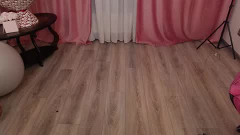 Van online show from January 2026 05:01:02 AM