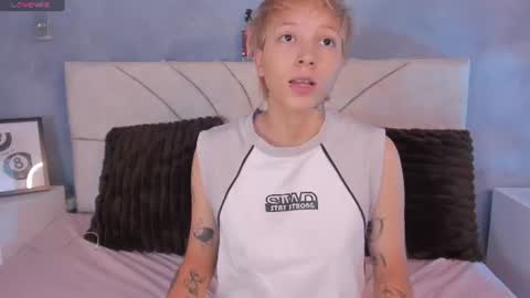Snapshot of vane_grey chatting on July 2026 06:54:01 PM vane_grey online show from July 2026 06:54:01 PM