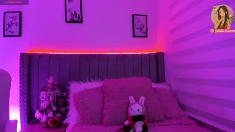Snapshot of vanesa_moon_ chatting on September 2025 12:23:01 AM vanesa_moon_ online show from September 2025 12:23:01 AM