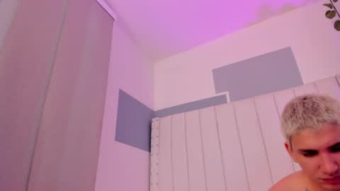 vanessa and sebas online show from April 2026 09:39:33 PM