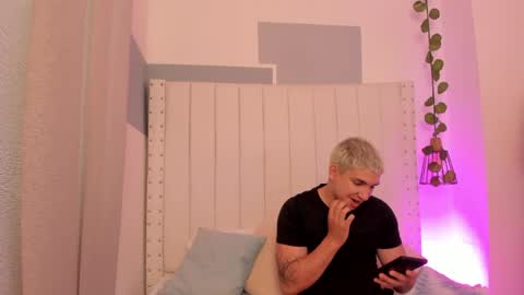 vanessa and sebas online show from April 2026 07:29:02 PM