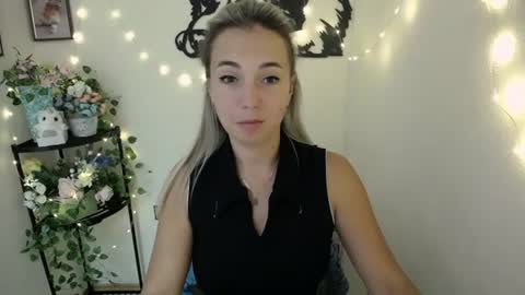 Snapshot of vanessa_joy_ chatting on June 2026 06:56:01 AM Vanessa online show from June 2026 06:56:01 AM