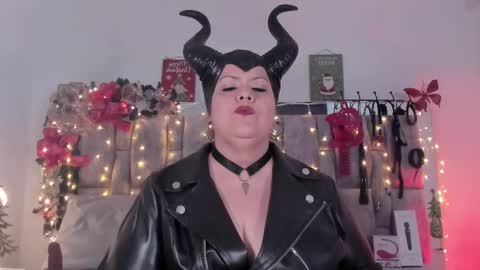 Snapshot of vanessa_moka chatting on December 2024 03:04:01 PM Vanessa online show from December 2024 03:04:01 PM