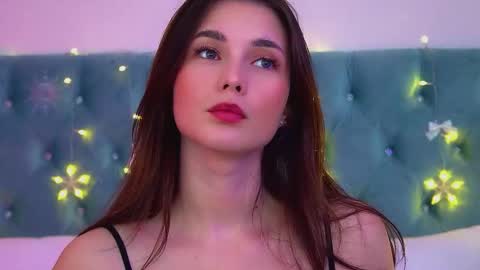 Vanessa online show from December 2025 06:15:02 PM