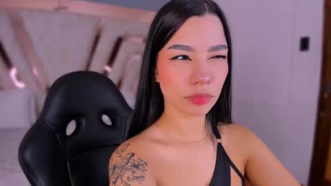 vanessaduval online show from December 2025 03:47:02 AM