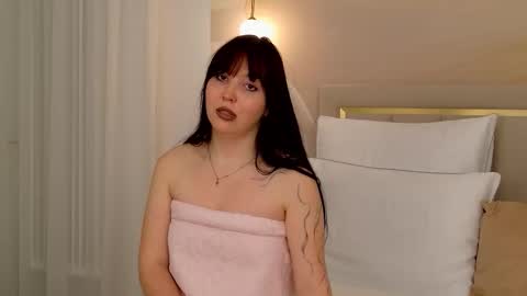 Vanessa online show from October 2025 03:46:02 PM