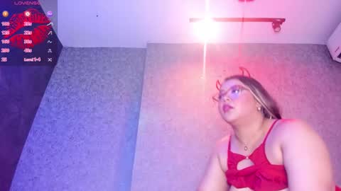 Snapshot of vanessakalo chatting on October 2025 01:47:02 AM Vanessa online show from October 2025 01:47:02 AM