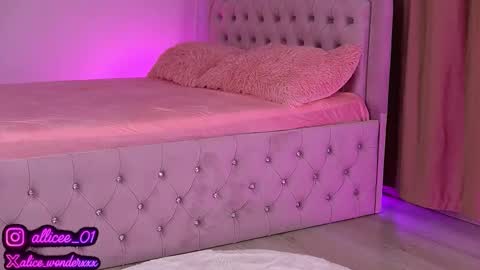 Vanessa Simon online show from September 2025 06:04:02 AM