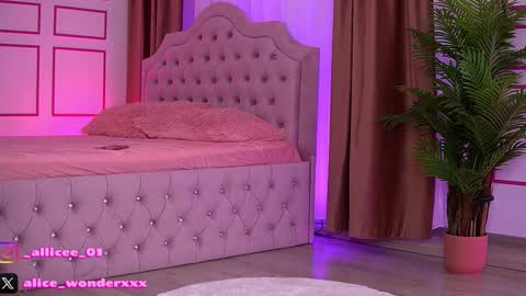 Vanessa Simon online show from October 2025 06:36:02 AM