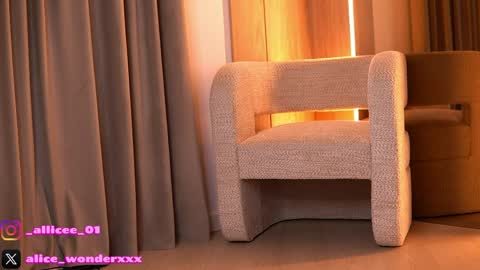 Vanessa Simon online show from April 2026 06:22:02 AM