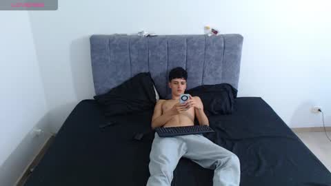 Ruby and Vanie online show from April 2026 10:45:01 PM