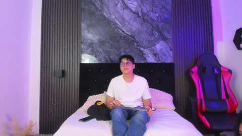 vanilla_hot_ online show from January 2025 01:14:01 PM