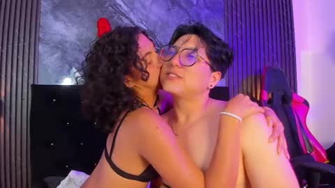 vanilla_hot_ online show from February 2025 01:57:01 PM